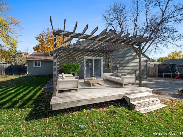 3021 S Hawthorne Ave, Sioux Falls, SD 57105