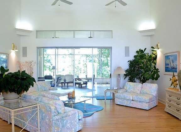 2nd image of 1819 Carolyn Dr