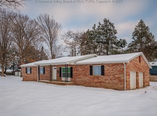 107 Blackwood Ave, Nitro, WV 25143