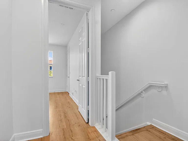 2502 N Dixie Hwy #32 — Photo 28