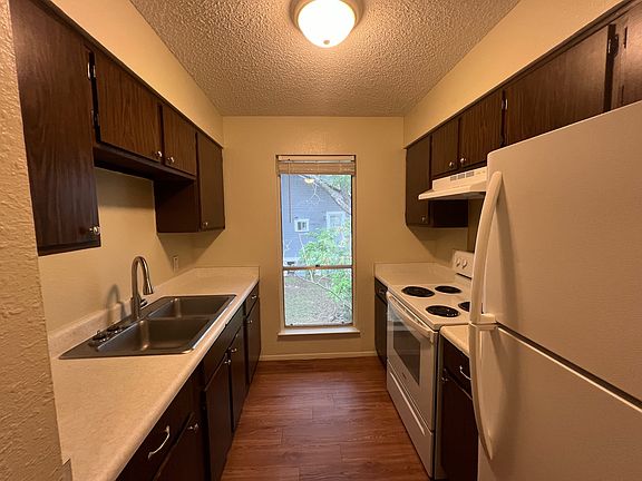 4th image of 1300 N College St #11332535