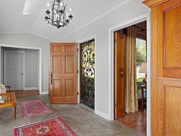 32nd image of 1001 Fleetwood Dr