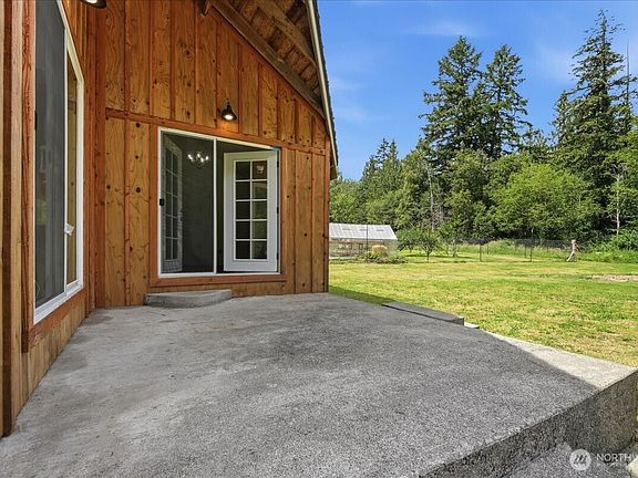 4th image of 2910 Wollochet Drive NW