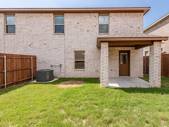 3rd image of 718 Rolling Terrace Cir