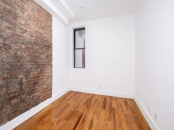 4th image of 26 Vandam St APT 2FW