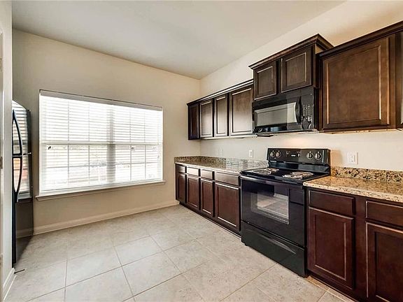 3rd image of 4620 Shy Creek Ln