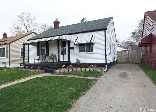 1st image of 21525 Blackmar Ave