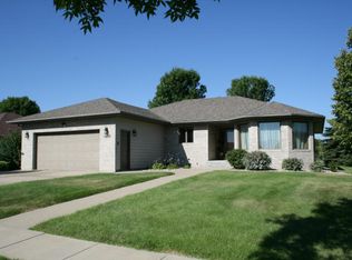 1533 N 20th St, Aberdeen, SD 57401