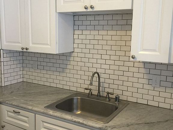 3rd image of 338 Anza St #2
