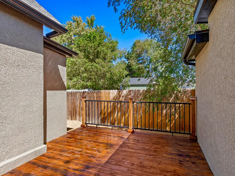 10 Prater Way — Photo 23