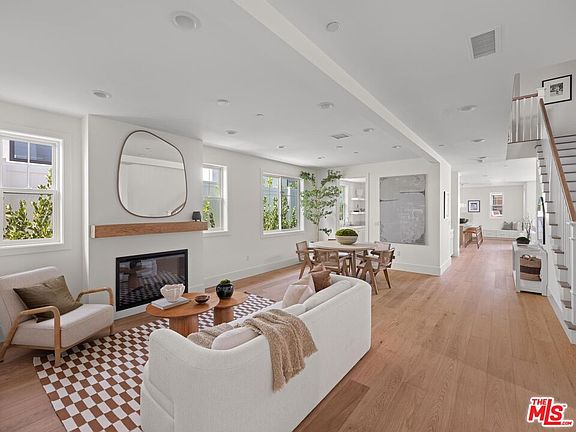 2nd image of 11957 Modjeska Pl