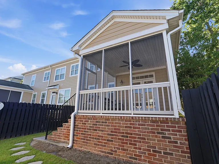 313 Lake View Dr — Photo 37