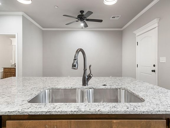 4th image of 1404 Archer Dr