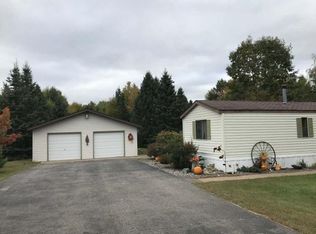 5760 Ridge Ln, Laona, WI 54541