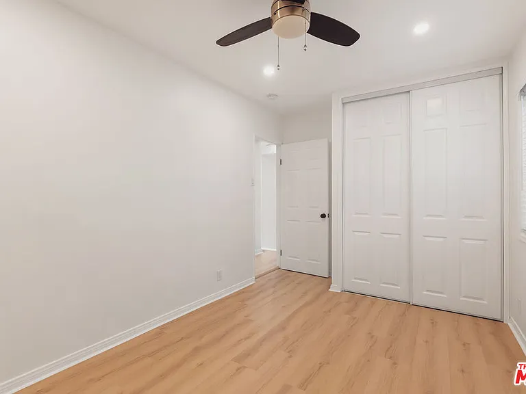 806 Navy St — Photo 15