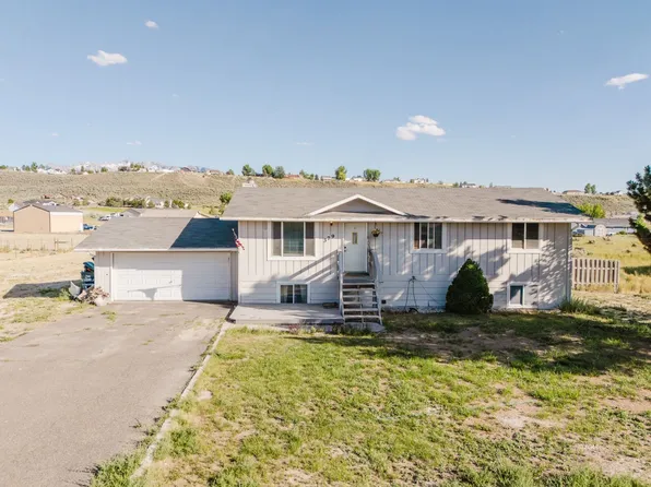 379 Lakeport Dr, Spring Creek, NV 89815