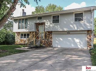 6336 N 115th Cir, Omaha, NE 68164