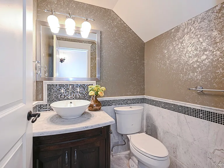 4498 W 11th Ave — Photo 10