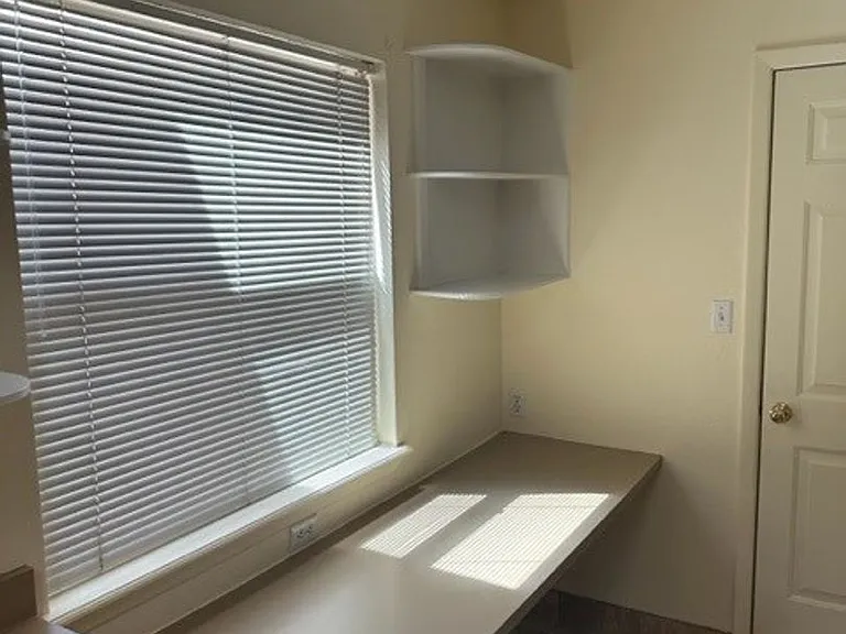 2900 Majestic Rdg #A — Photo 13