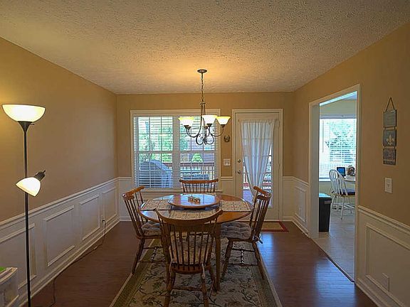5th image of 9003 Merlot Dr