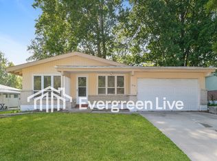 1310 Bayonne Dr, Saint Louis, MO 63138