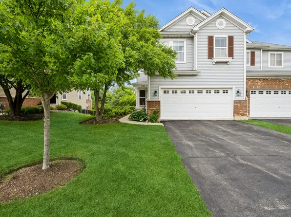 646 Grand Canyon Cir, Crystal Lake, IL 60014