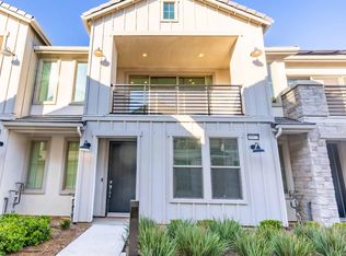 10973 N Blackberry Dr, Fresno, CA 93730
