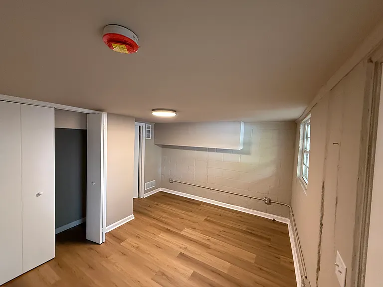 920 Cardinal Dr — Photo 4