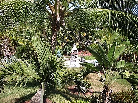 GUEST HOUSE FROM LANAI