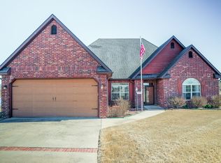 1221 Saddle St, Prairie Grove, AR 72753