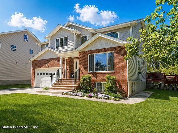 2nd image of 26 Ficarelle Dr