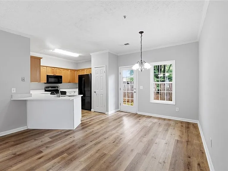 5072 Leeshire Trce — Photo 10