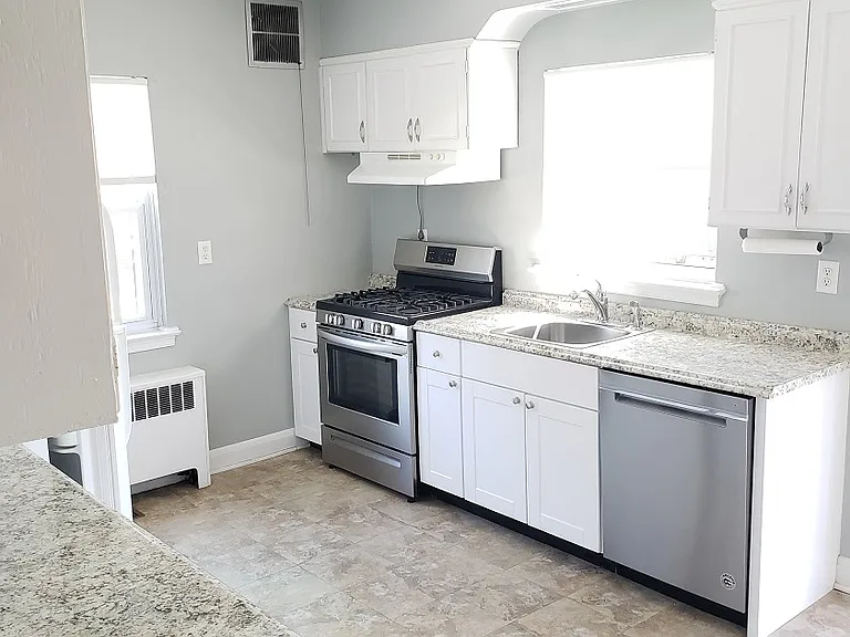2801 Bauernwood Ave — Photo 2
