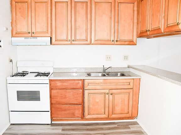5th image of 733 S Fondren St APT D