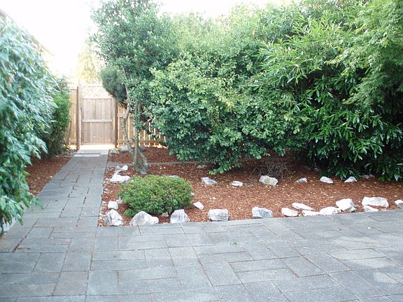 5th image of 18517 25th Ave E