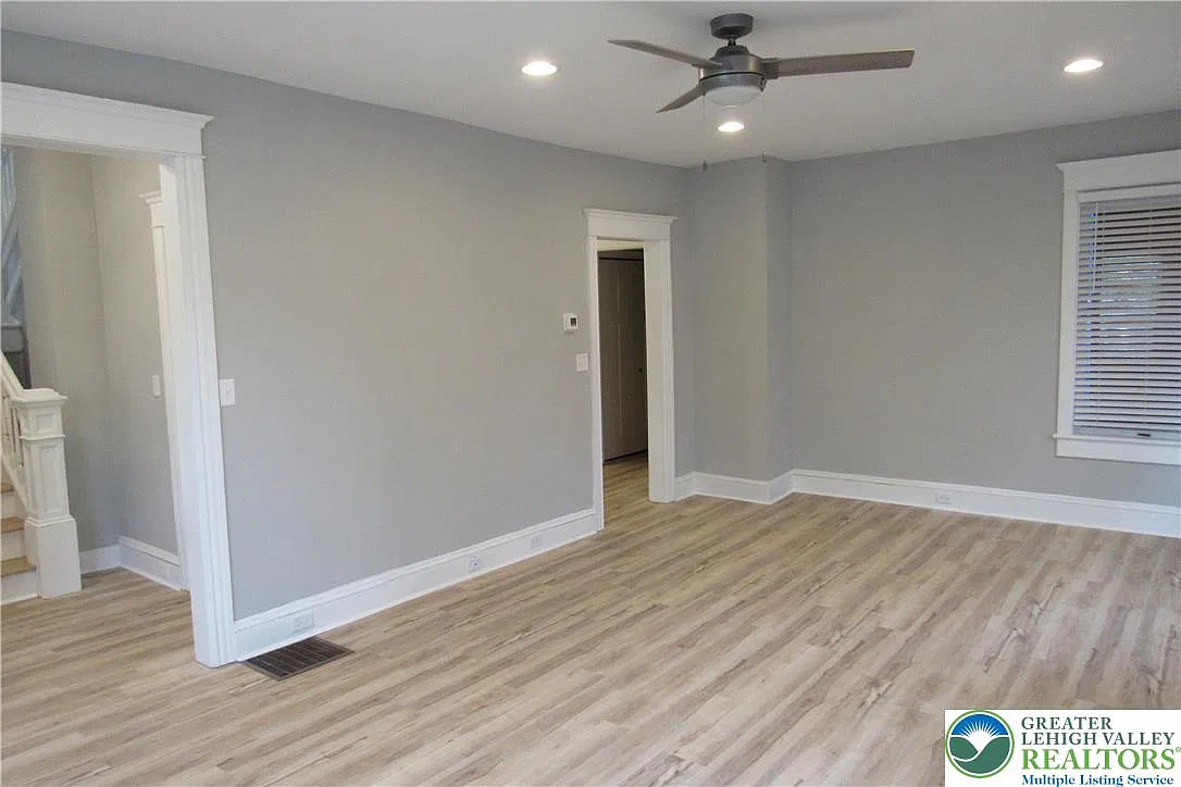 3 bed, 2.0 bath, 1535 sqft, $2,600 — Photo 2