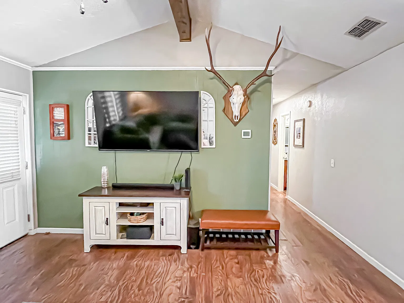 3 bed, 1204 sqft, $1,500 — Photo 4