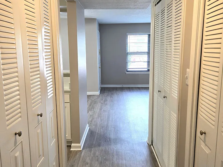 Highgate Springs Apartments — Photo 12