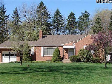 2nd image of 924 Stuart Dr