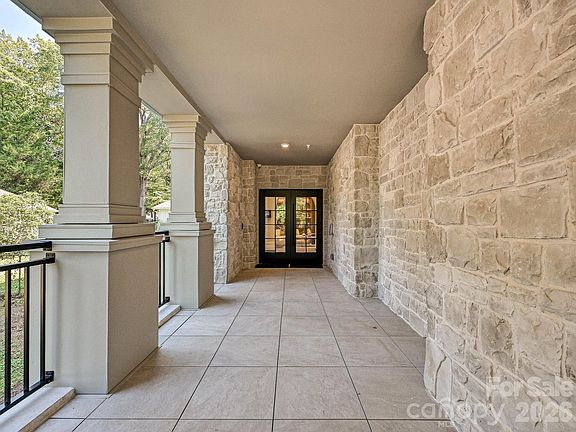 2nd image of 409 Queens Rd #303