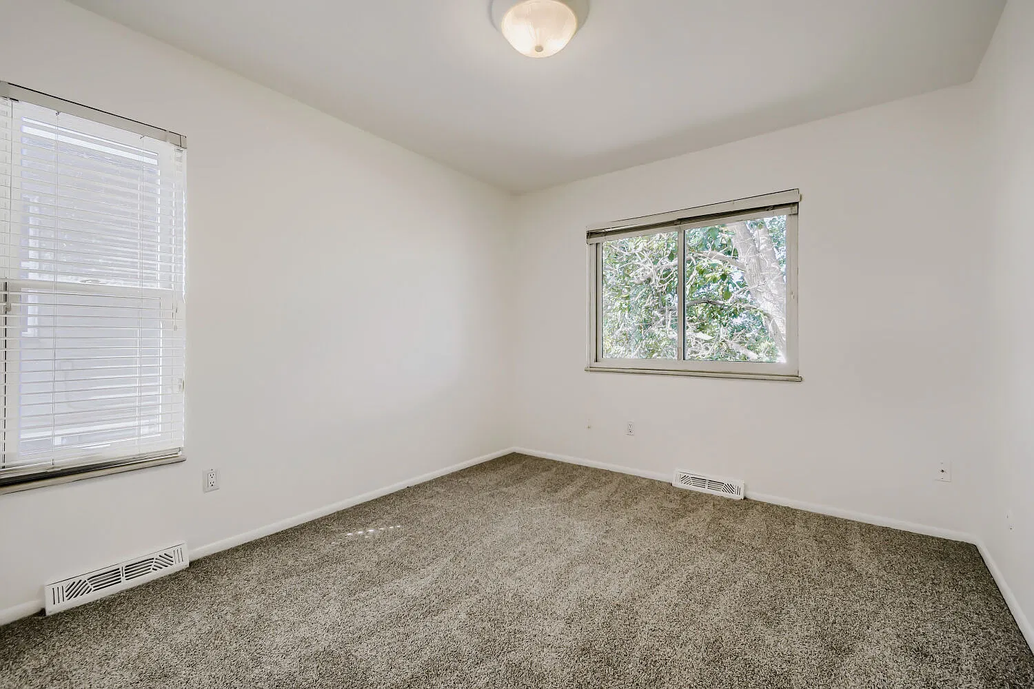 4 bed, 2609 sqft, $3,400 — Photo 3