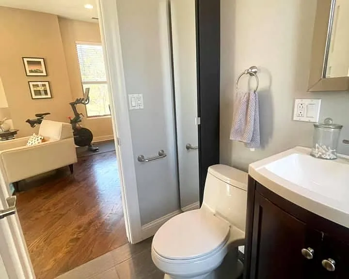 1101 N Winchester Ave #2R — Photo 9