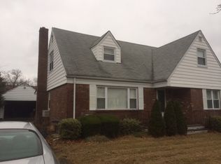 7930 260th St, Glen Oaks, NY 11004