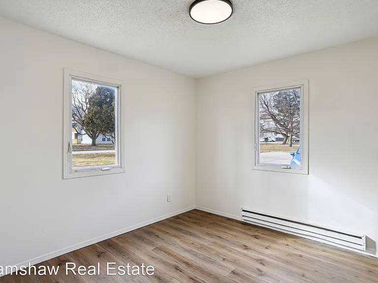 2402 High View Ct — Photo 8