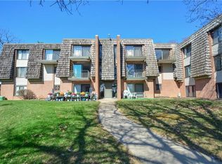 312 Forest Green Dr, Coraopolis, PA 15108
