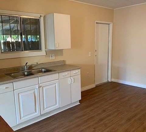 2nd image of 455 Pear St APT A