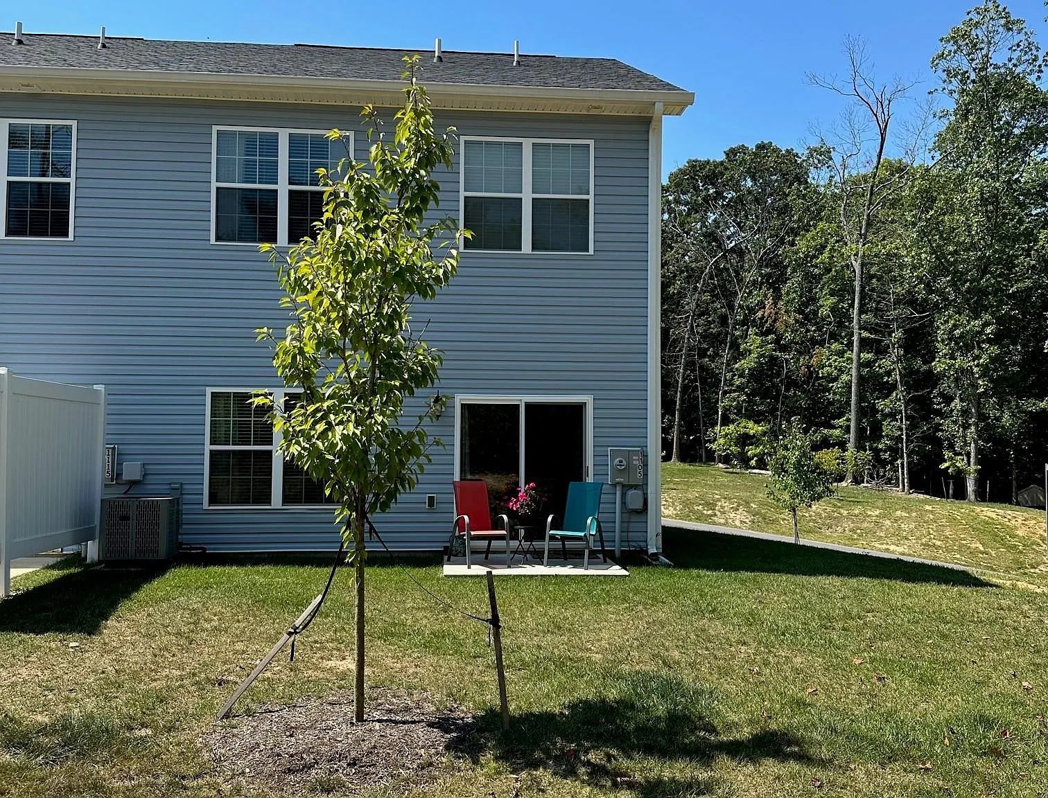3 bed, 2.5 bath, 1400 sqft, $1,800 — Photo 3
