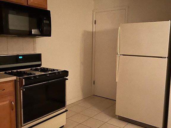 5th image of 11701 Parkway Dr