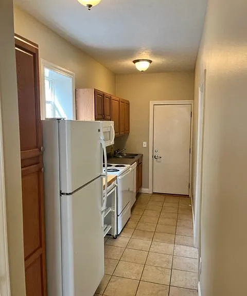 1220 Cincinnati St #2 — Photo 2