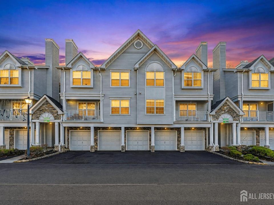 1st image of 107 Prestwick Way